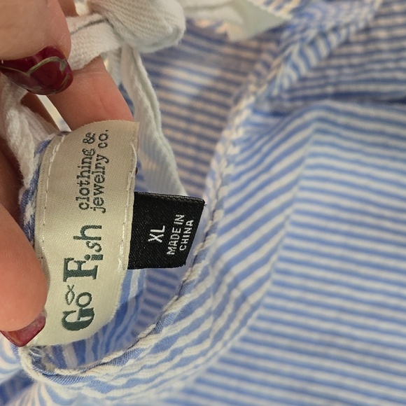 Cute Go Fish size Xl blouse - Picture 3 of 3